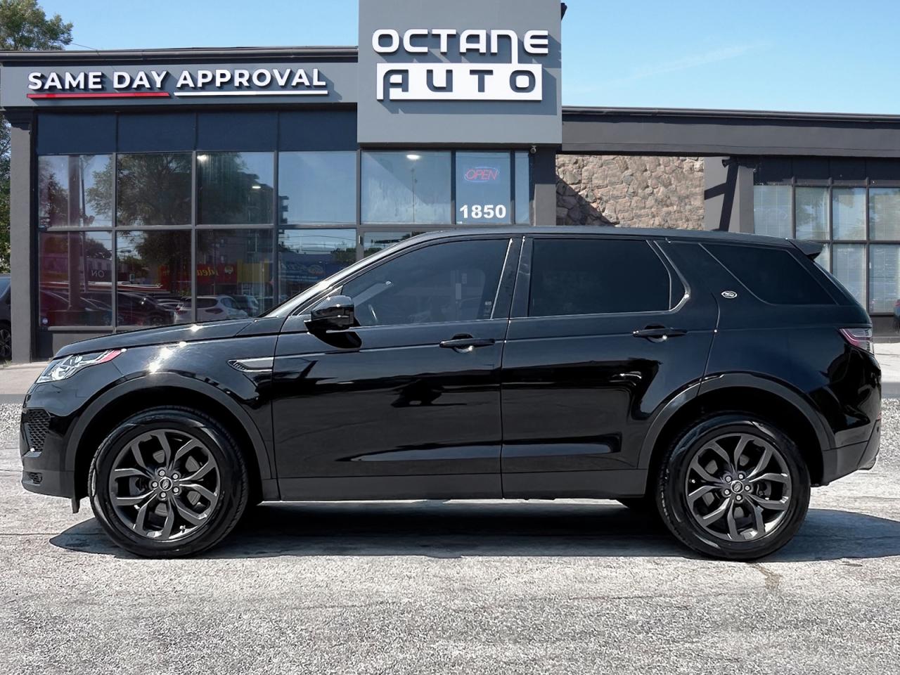 2019 Land Rover Discovery Sport HSE Photo2