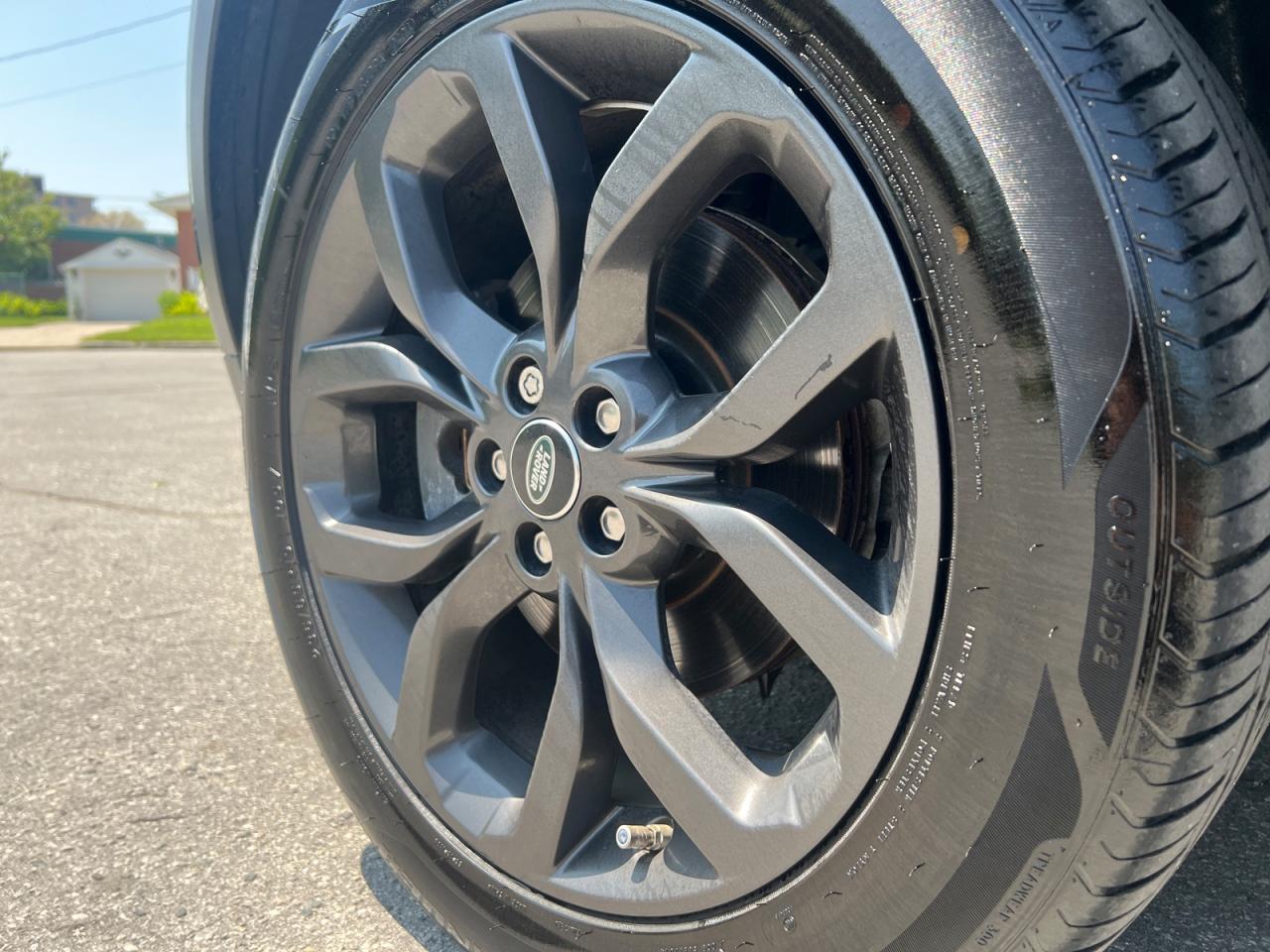 2019 Land Rover Discovery Sport HSE - Photo #25