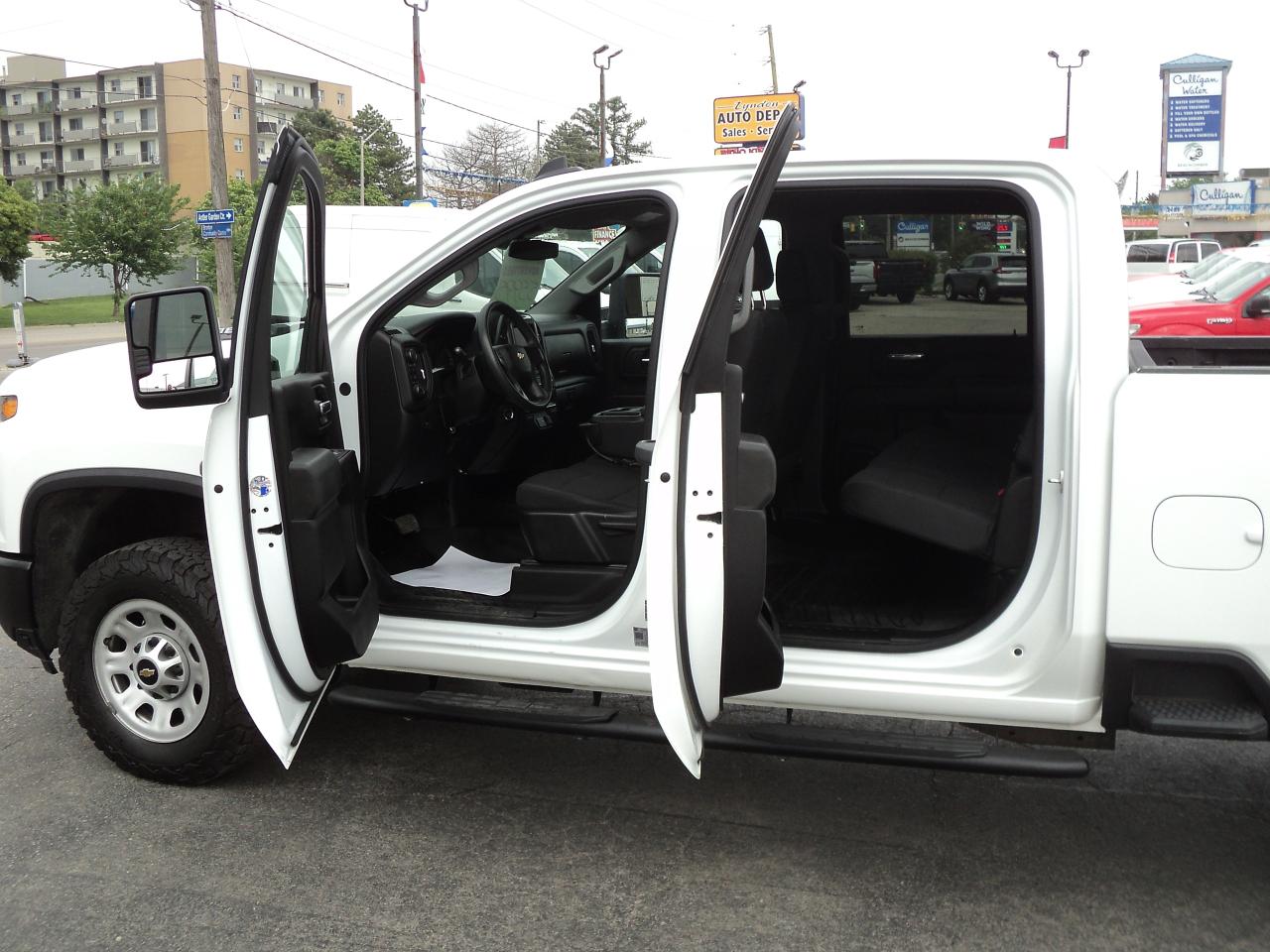 2024 Chevrolet Silverado 3500 HD WT CrewCab4WD6.6L8cylGas 8ftBox172"WB BackUpCam - Photo #10
