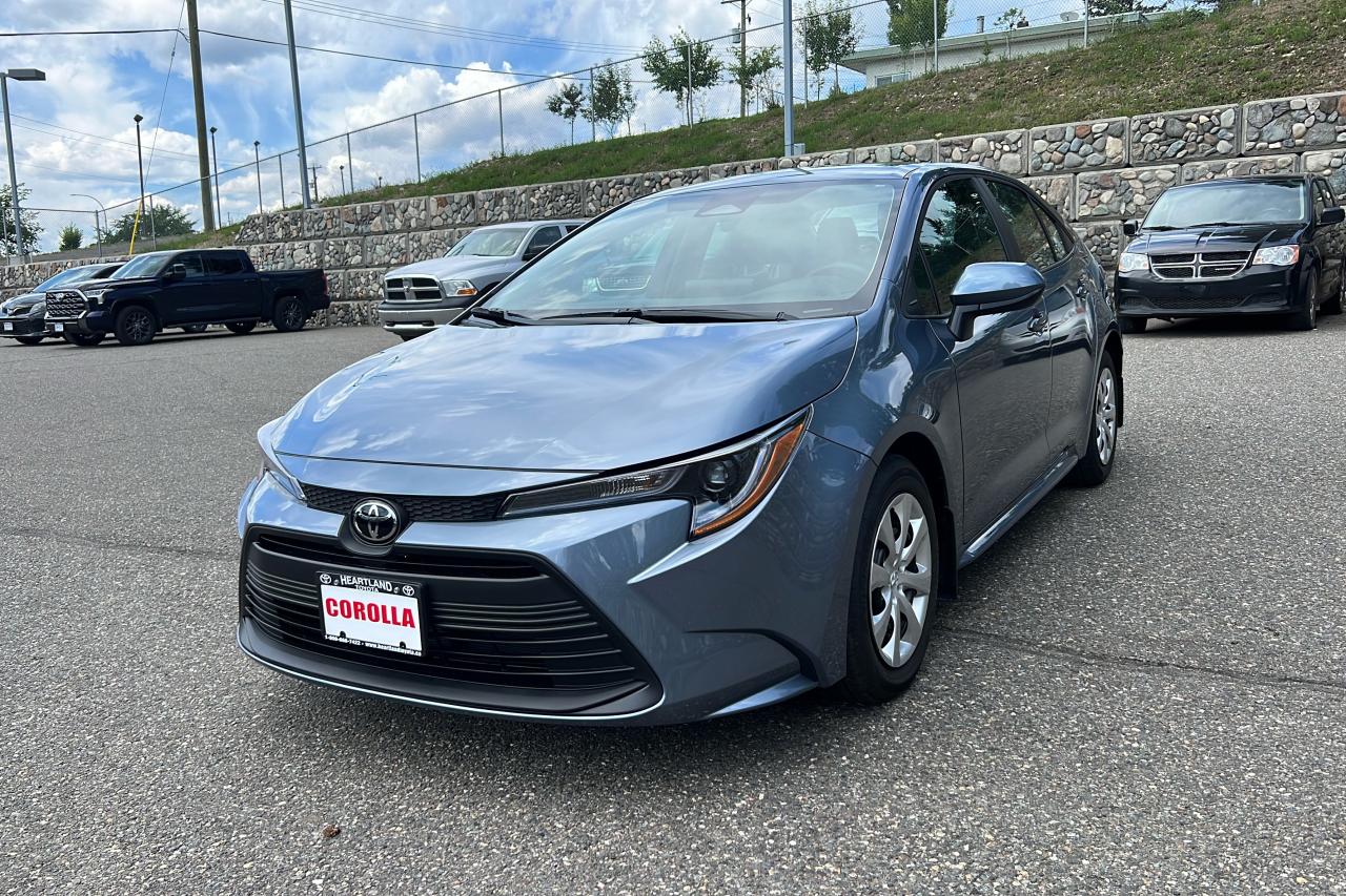 2025 Toyota Corolla LE Photo2