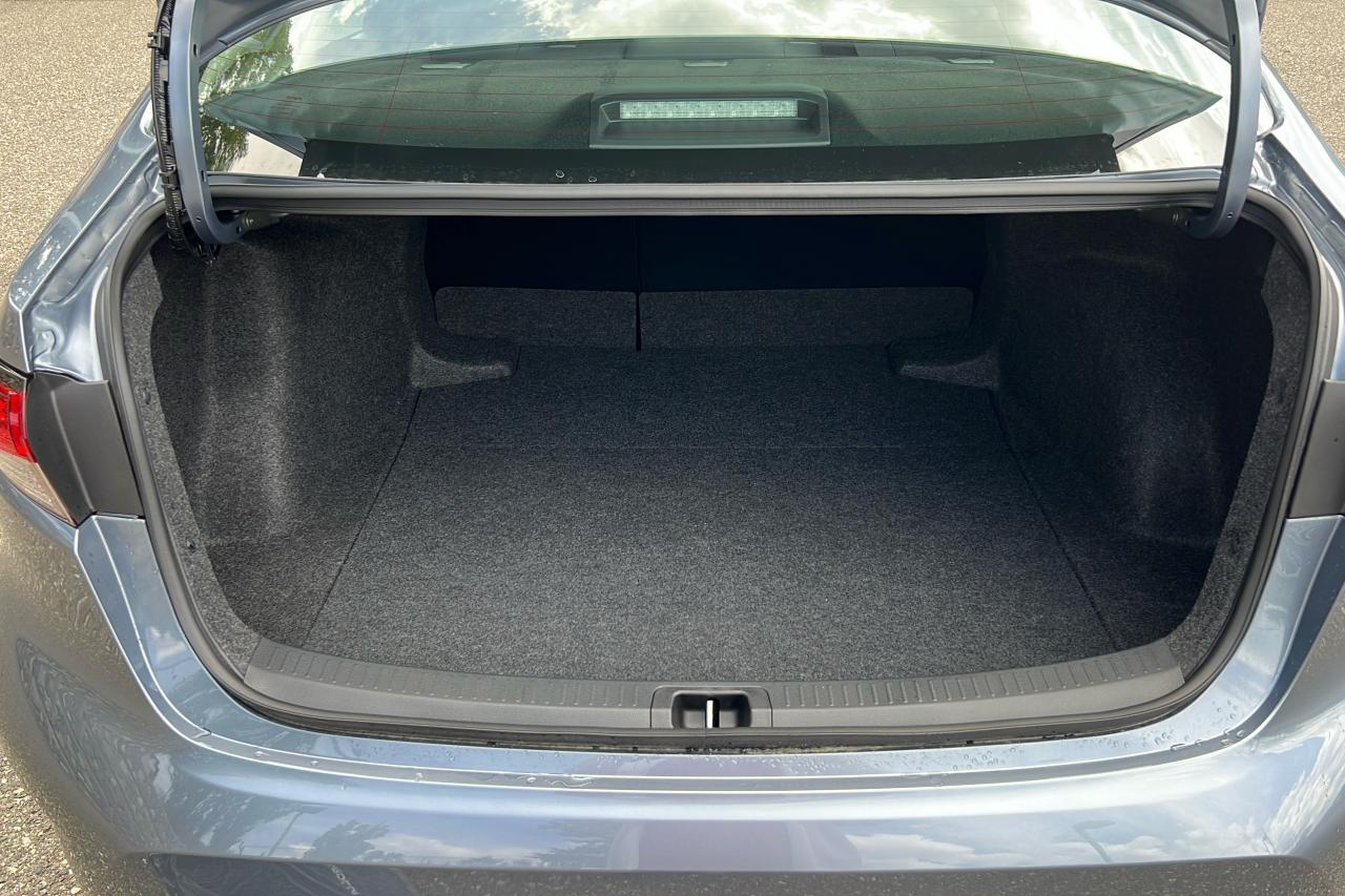 2025 Toyota Corolla LE Photo