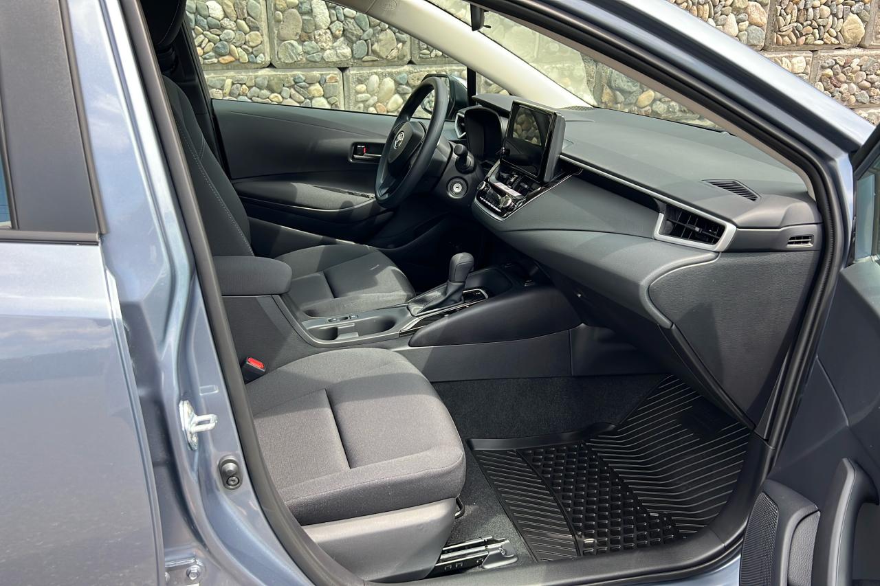 2025 Toyota Corolla LE Photo