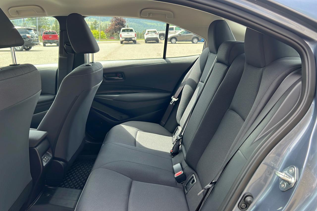 2025 Toyota Corolla LE Photo
