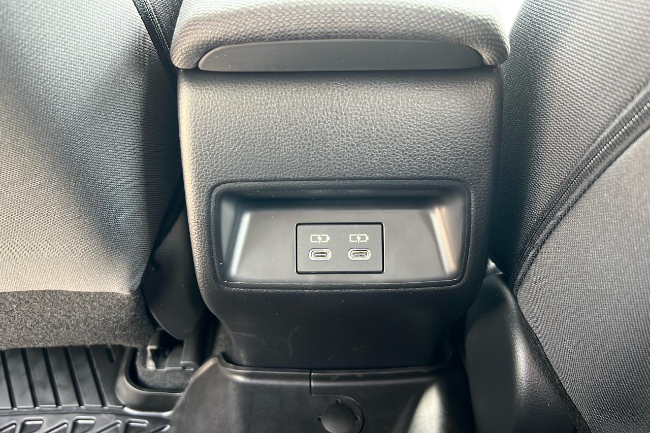 2025 Toyota Corolla LE Photo