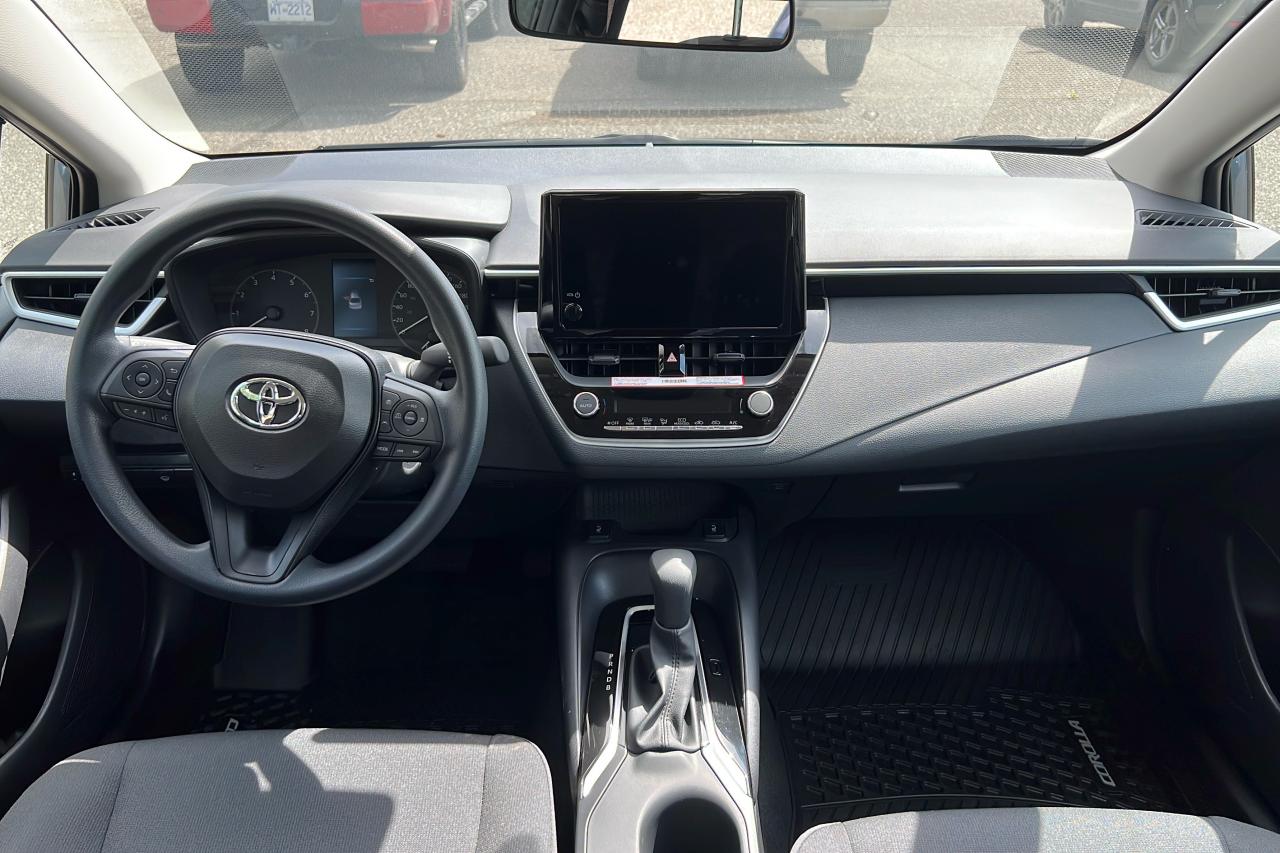 2025 Toyota Corolla LE Photo
