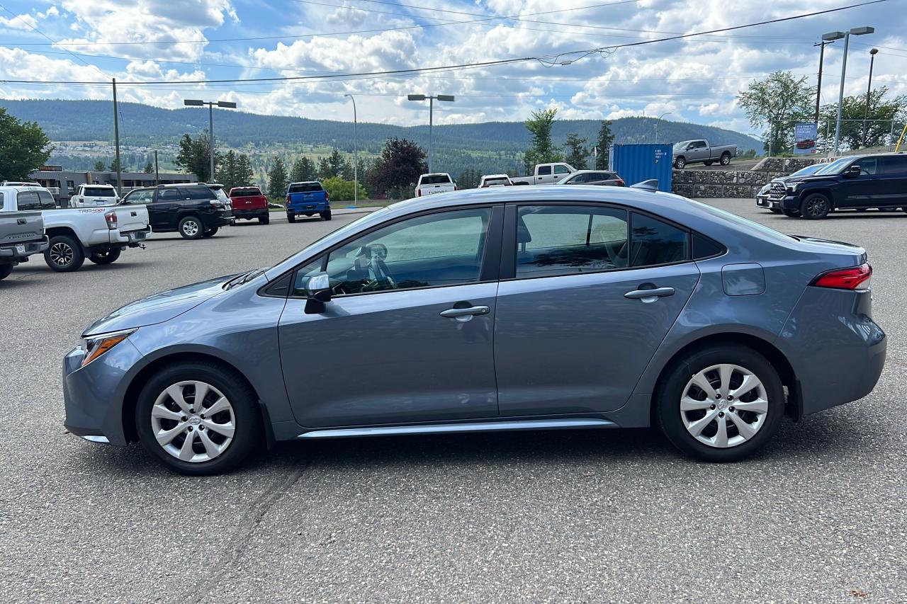 2025 Toyota Corolla LE Photo3