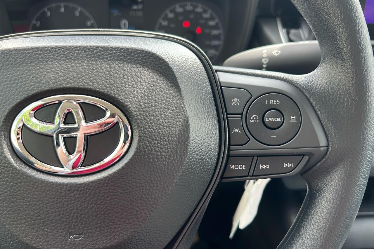 2025 Toyota Corolla LE Photo