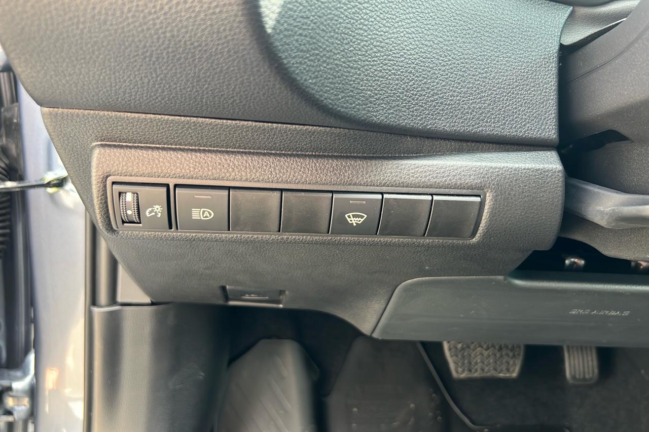 2025 Toyota Corolla LE Photo