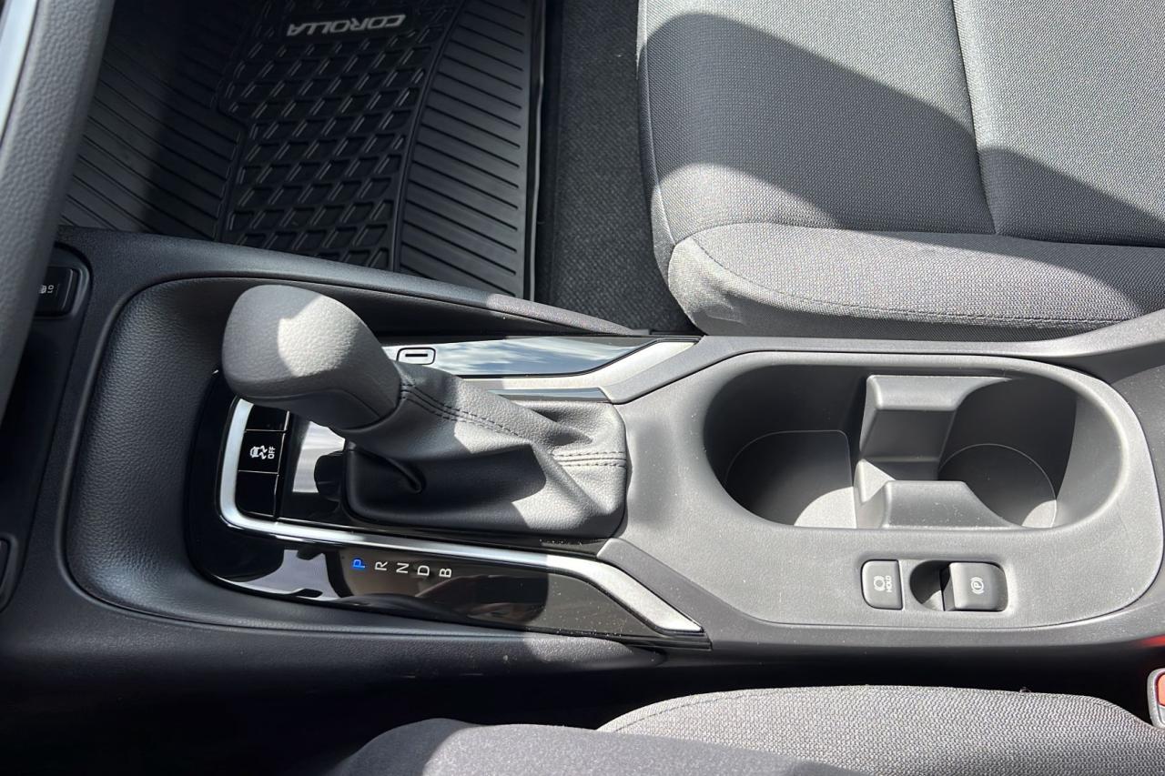 2025 Toyota Corolla LE Photo