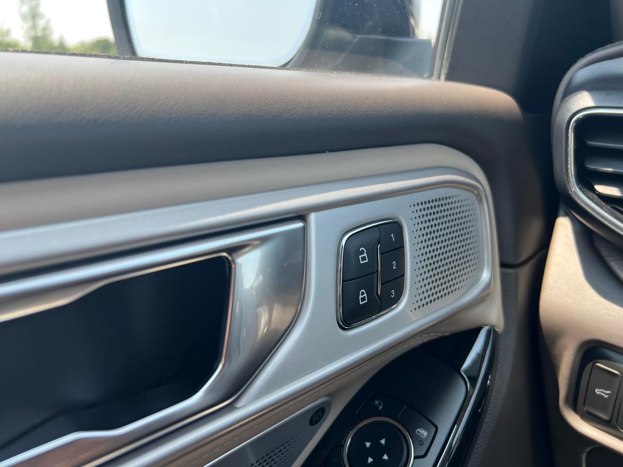 2021 Ford Explorer Platinum 4wd - Photo #16