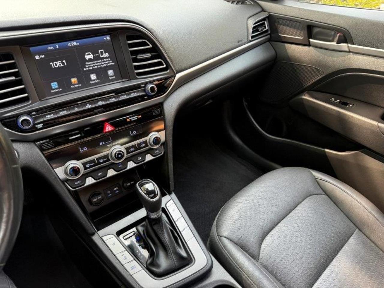 2020 Hyundai Elantra Luxury Apple CarPlay Leather Camera Push Start Photo