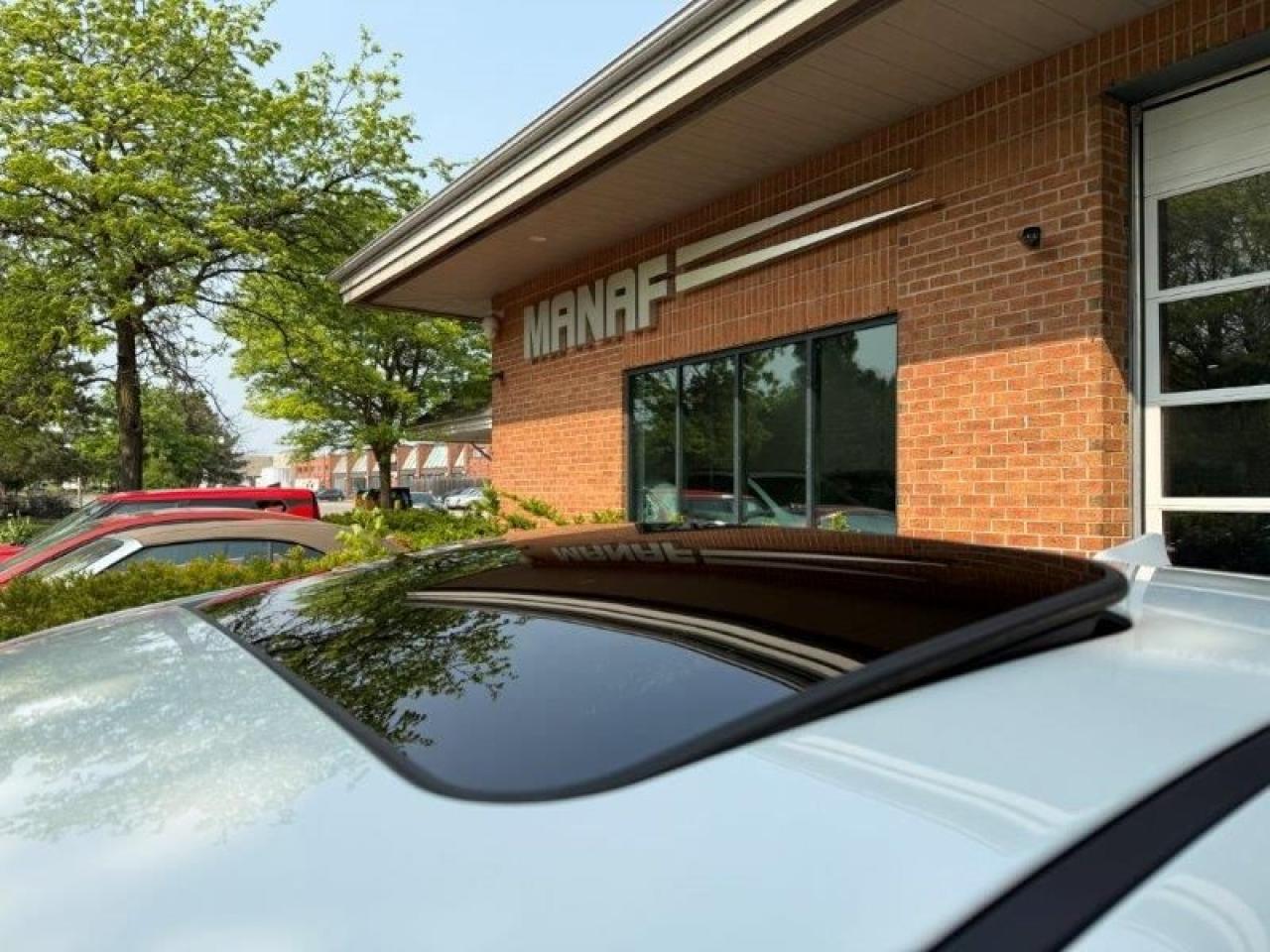 2020 Hyundai Elantra Luxury Photo