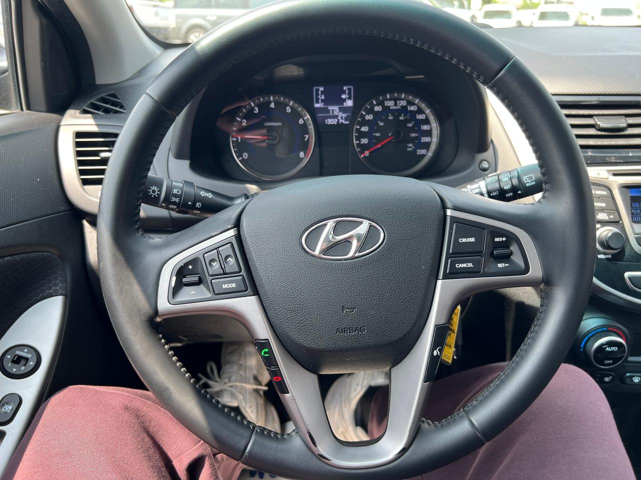 2016 Hyundai Accent 5dr HB Man GLS - Photo #9