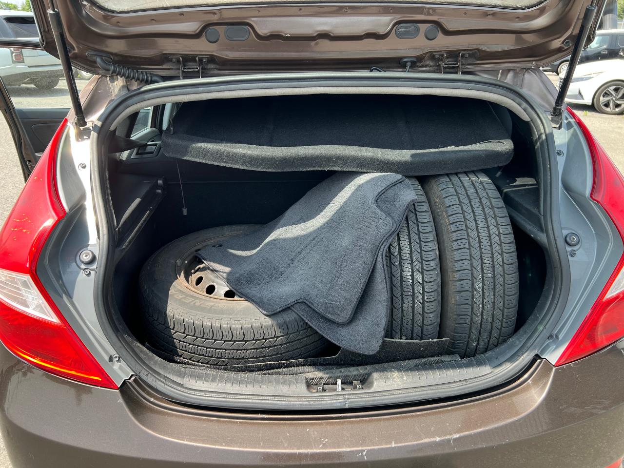 2016 Hyundai Accent 5dr HB Man GLS - Photo #18