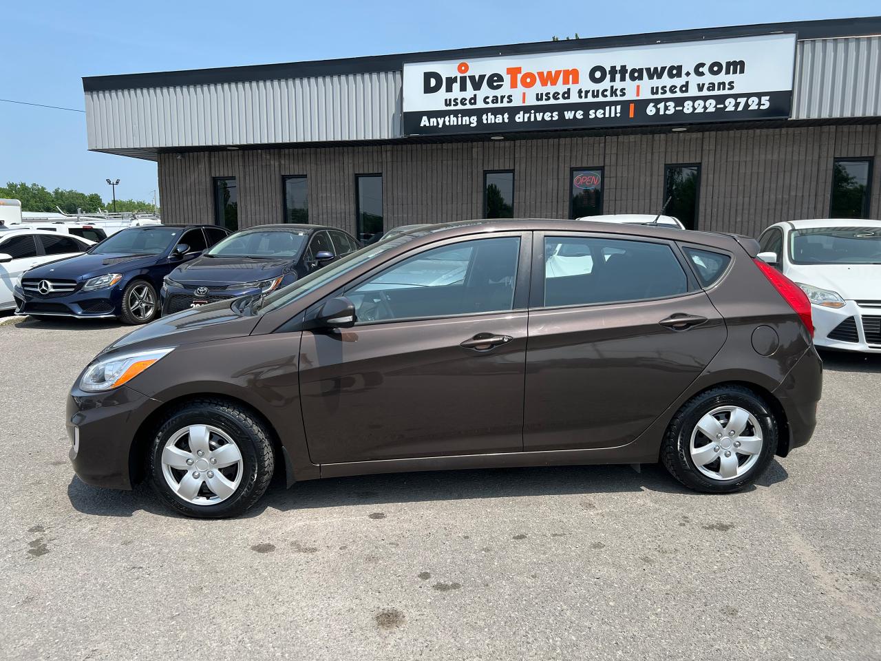 2016 Hyundai Accent 5dr HB Man GLS - Photo #2