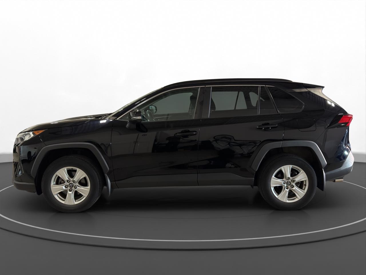 2020 Toyota RAV4 XLE - Photo #5