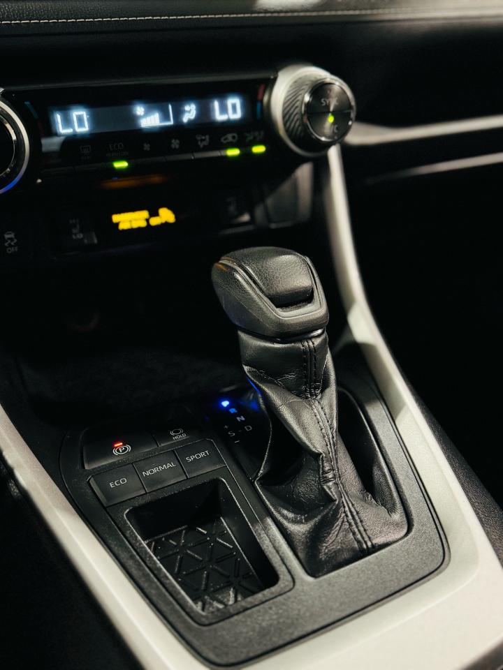 2020 Toyota RAV4 XLE - Photo #14