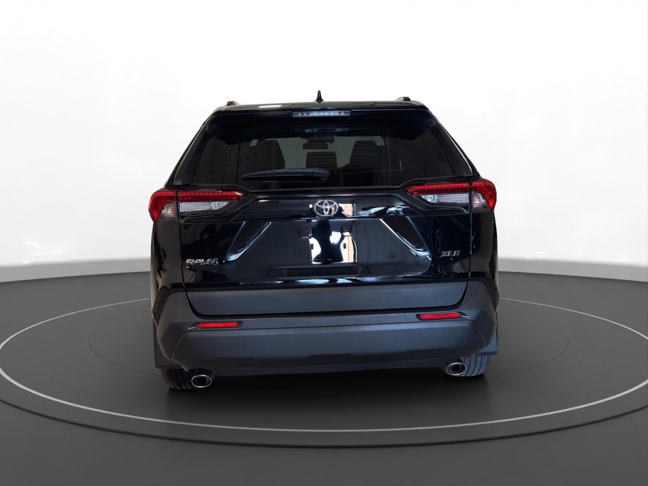 2020 Toyota RAV4 XLE - Photo #7