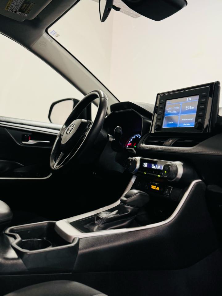 2020 Toyota RAV4 XLE - Photo #25