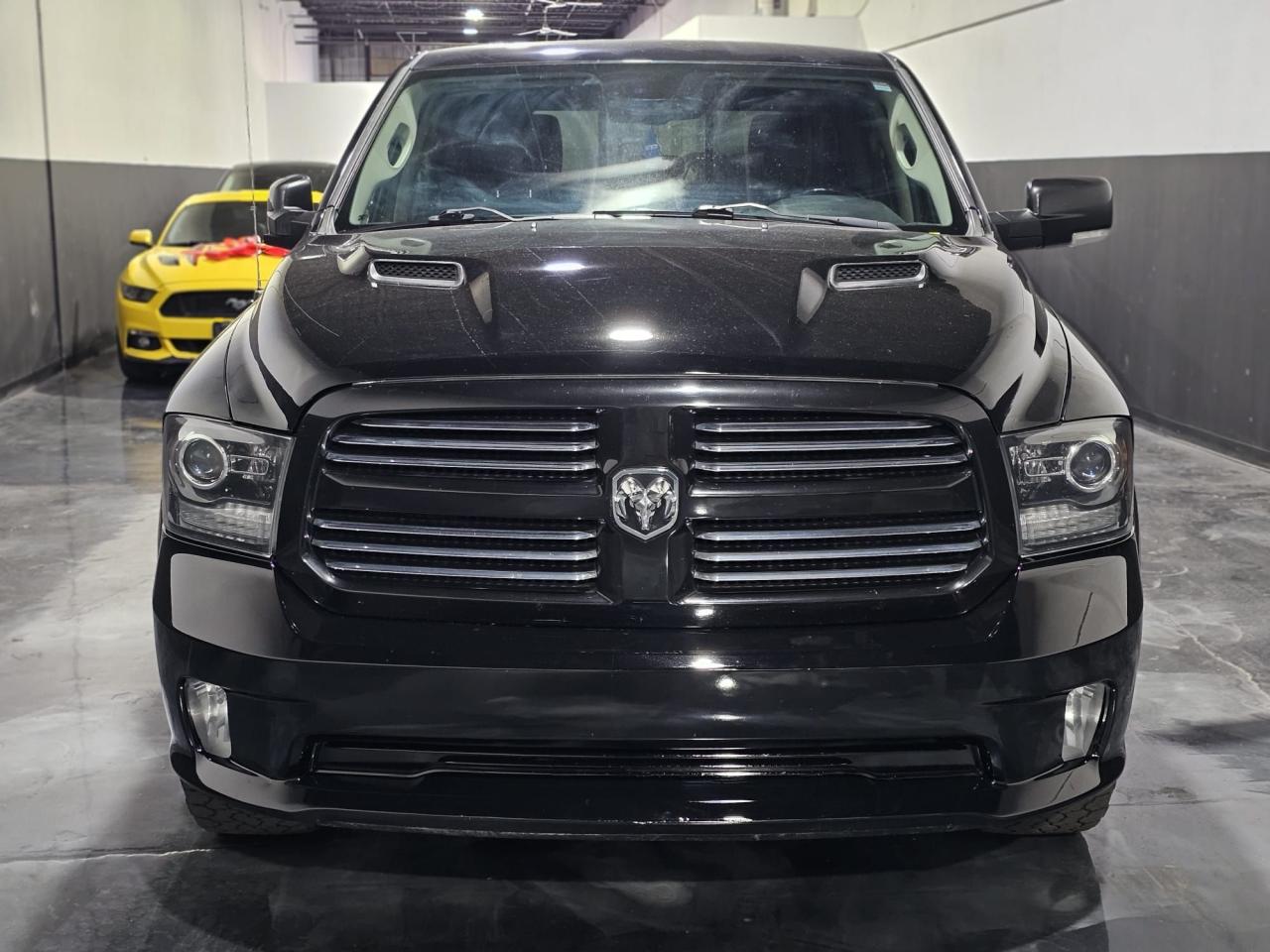 2014 RAM 1500 4WD CREW CAB 149" SPORT - Photo #8