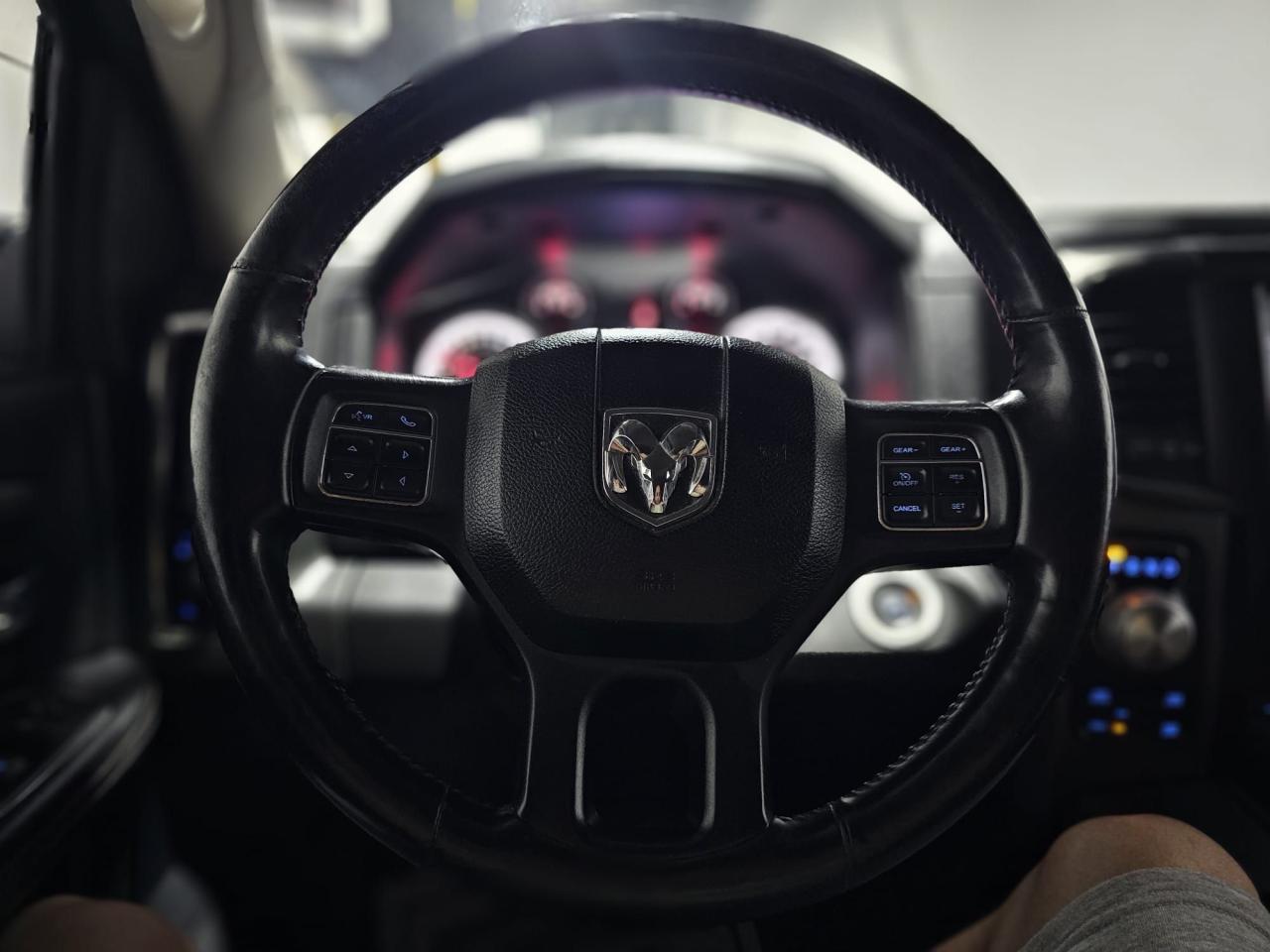 2014 RAM 1500 4WD CREW CAB 149" SPORT - Photo #11