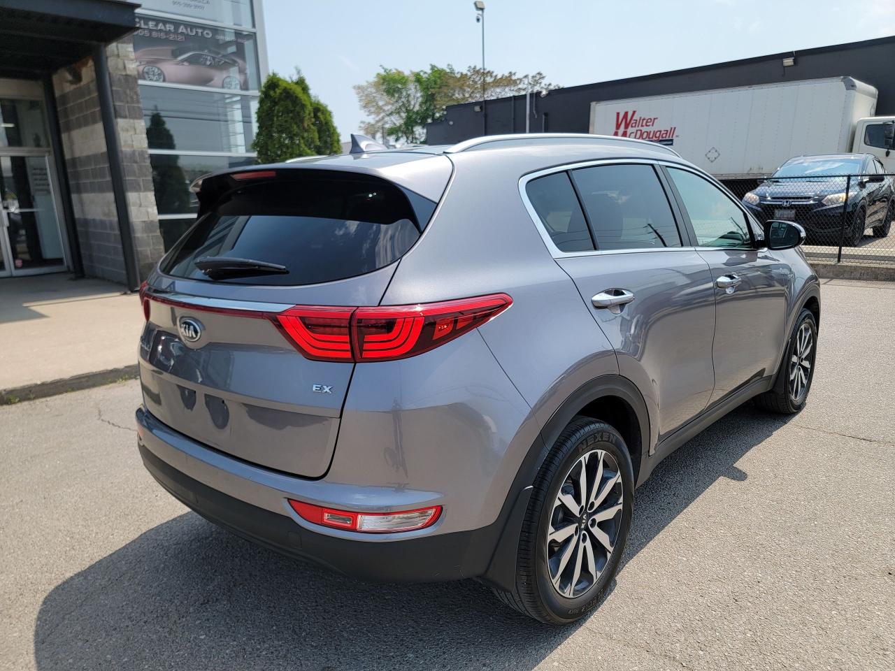 2018 Kia Sportage EX | LEATHER | AWD | CLEAN Photo4