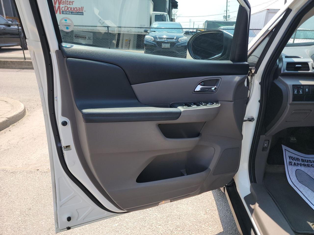 2015 Honda Odyssey EX - Photo #11