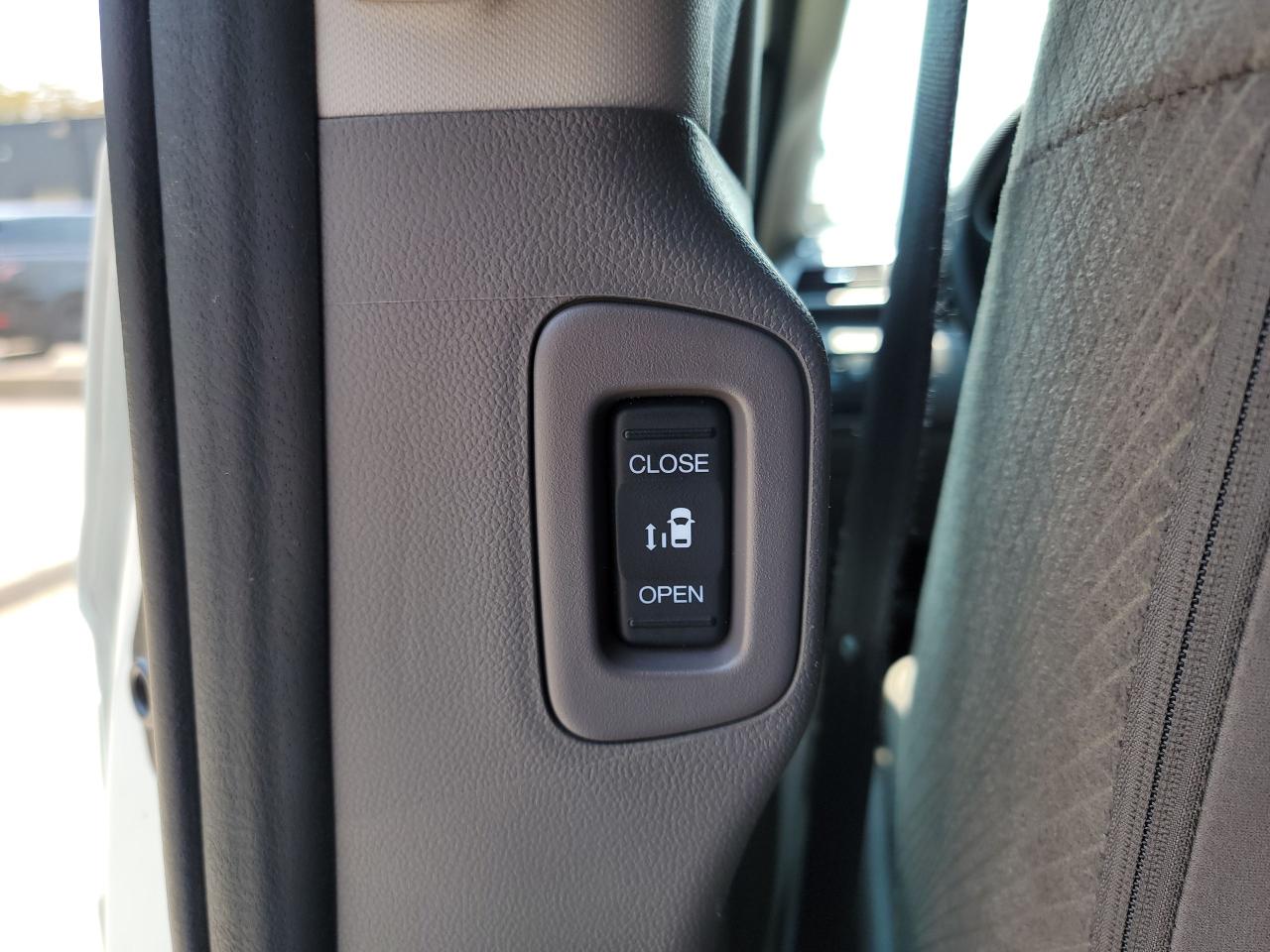 2015 Honda Odyssey EX - Photo #16