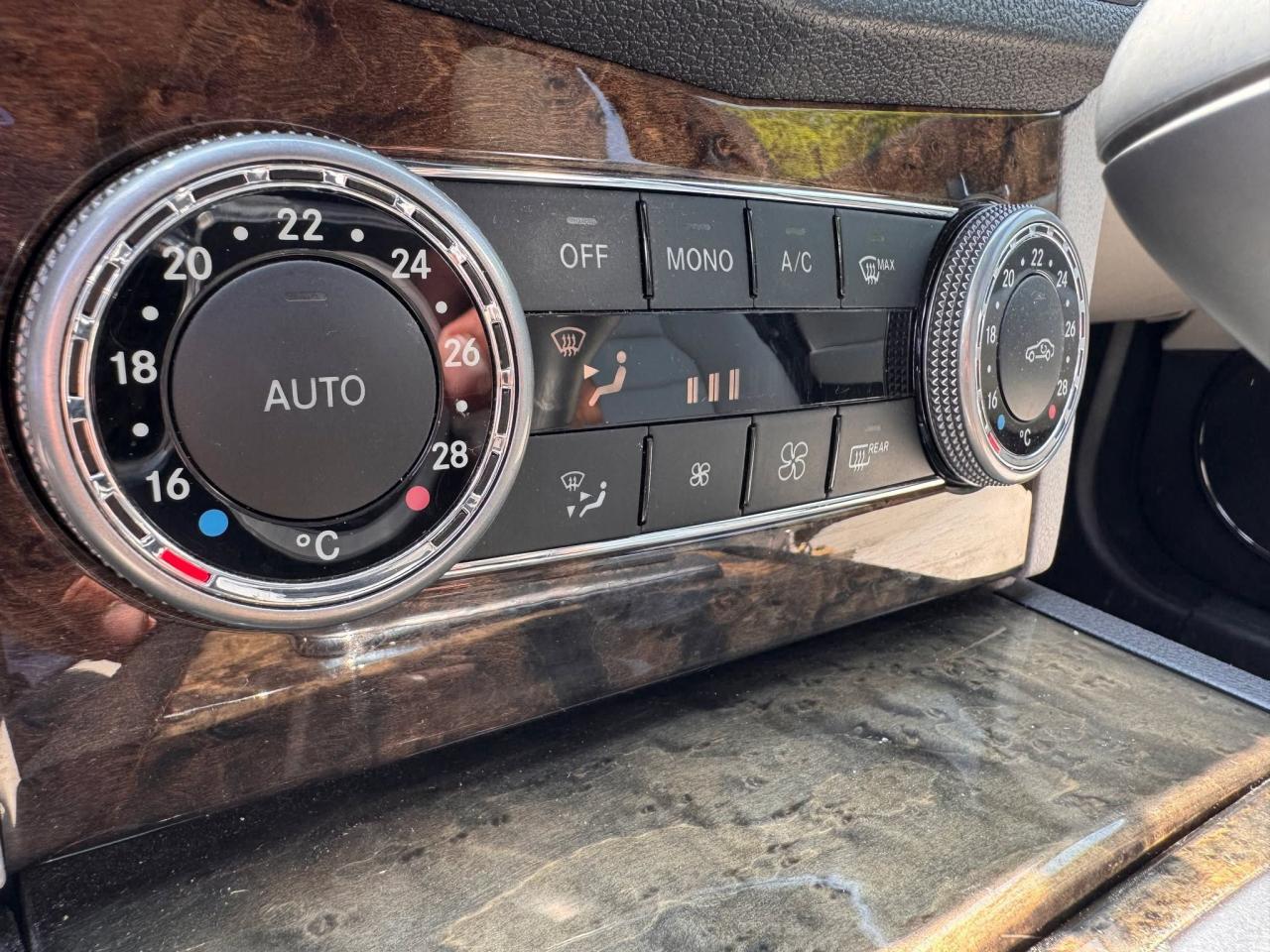 2011 Mercedes-Benz C-Class 4dr Sdn C 250 4MATIC - Photo #31