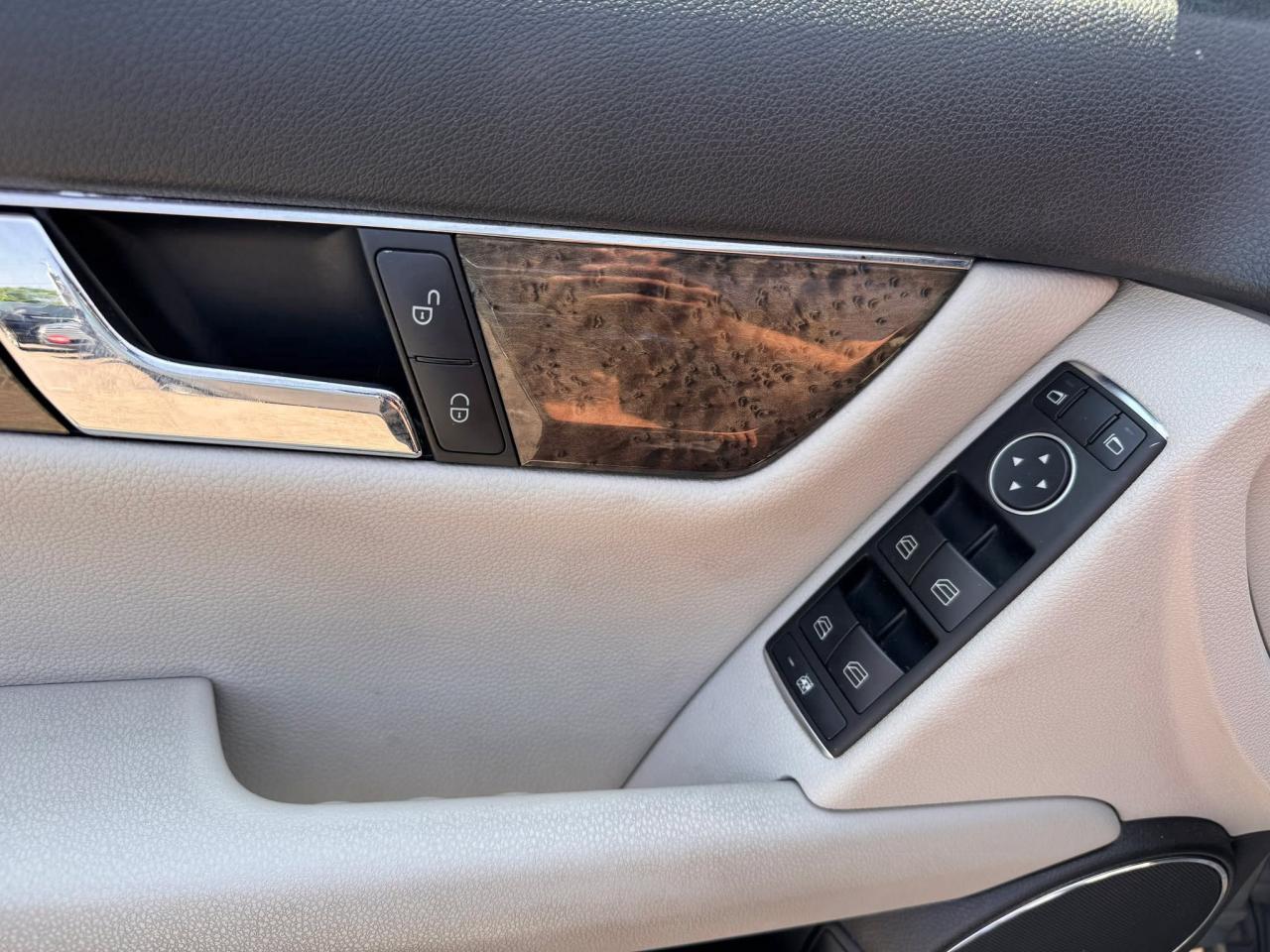 2011 Mercedes-Benz C-Class 4dr Sdn C 250 4MATIC - Photo #25