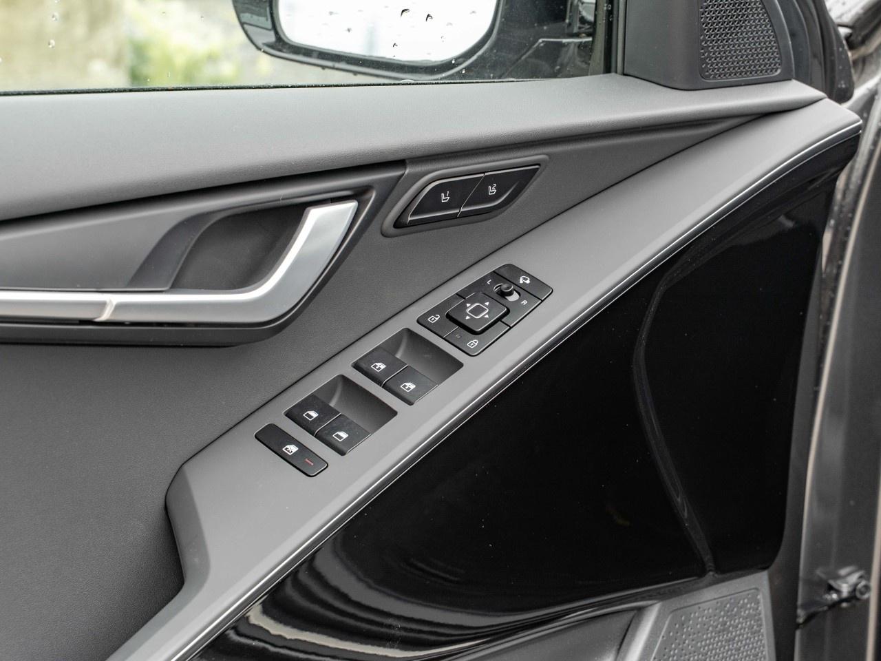 2025 Kia NIRO SX Photo