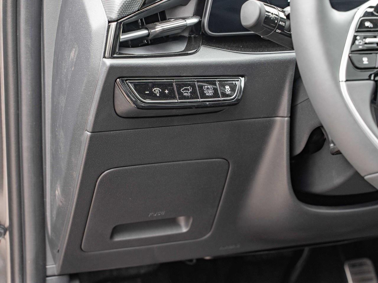 2025 Kia NIRO SX Photo