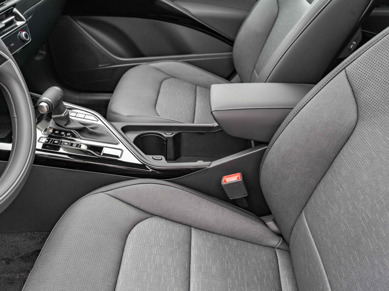 2025 Kia NIRO SX Photo