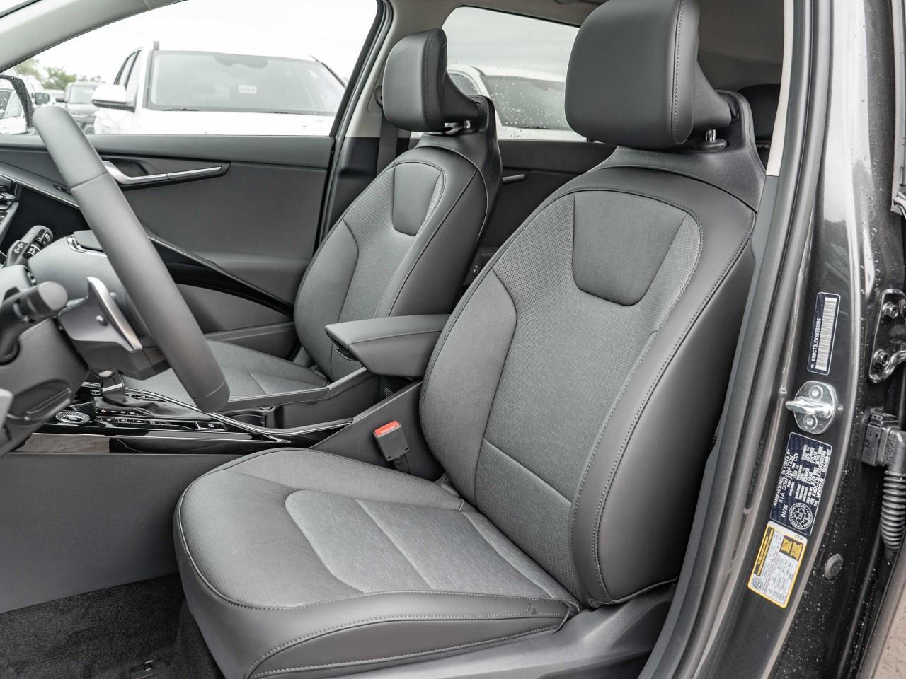 2025 Kia NIRO SX Photo