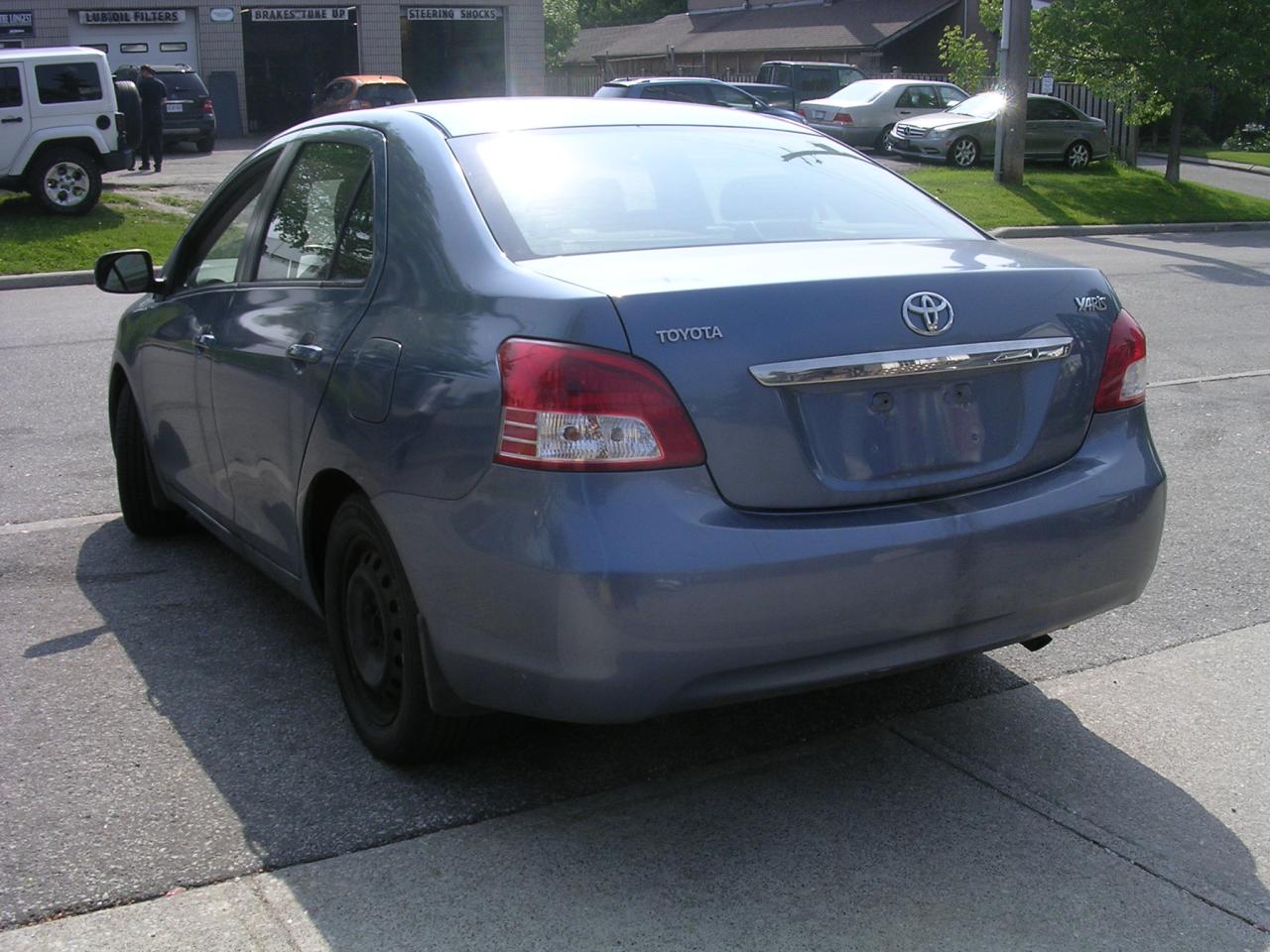 2008 Toyota Yaris LE - Photo #4