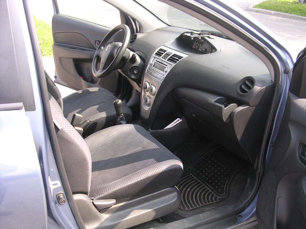 2008 Toyota Yaris LE - Photo #8