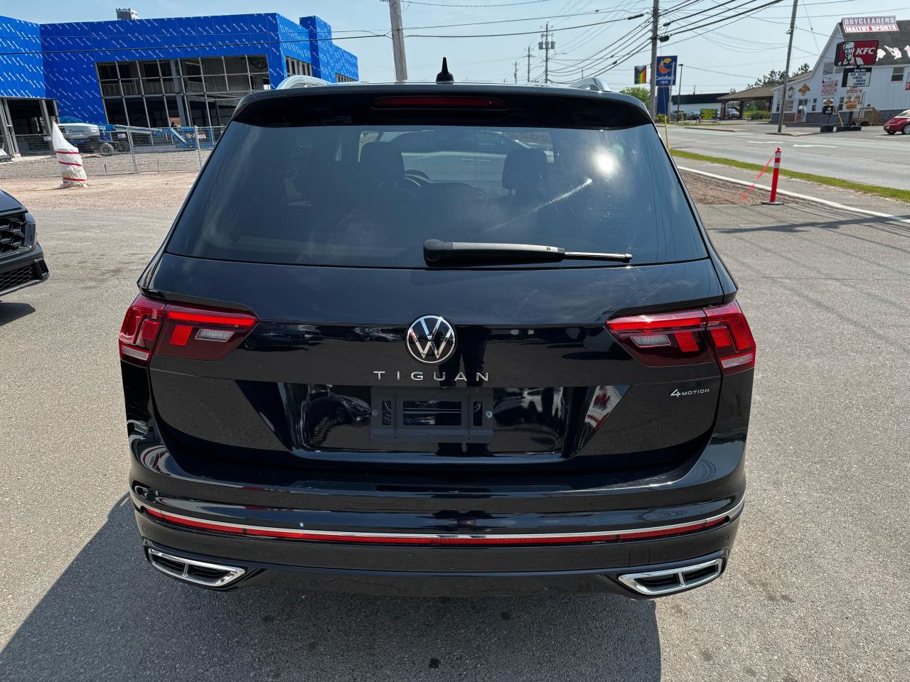 2022 Volkswagen Tiguan Highline R-line Photo