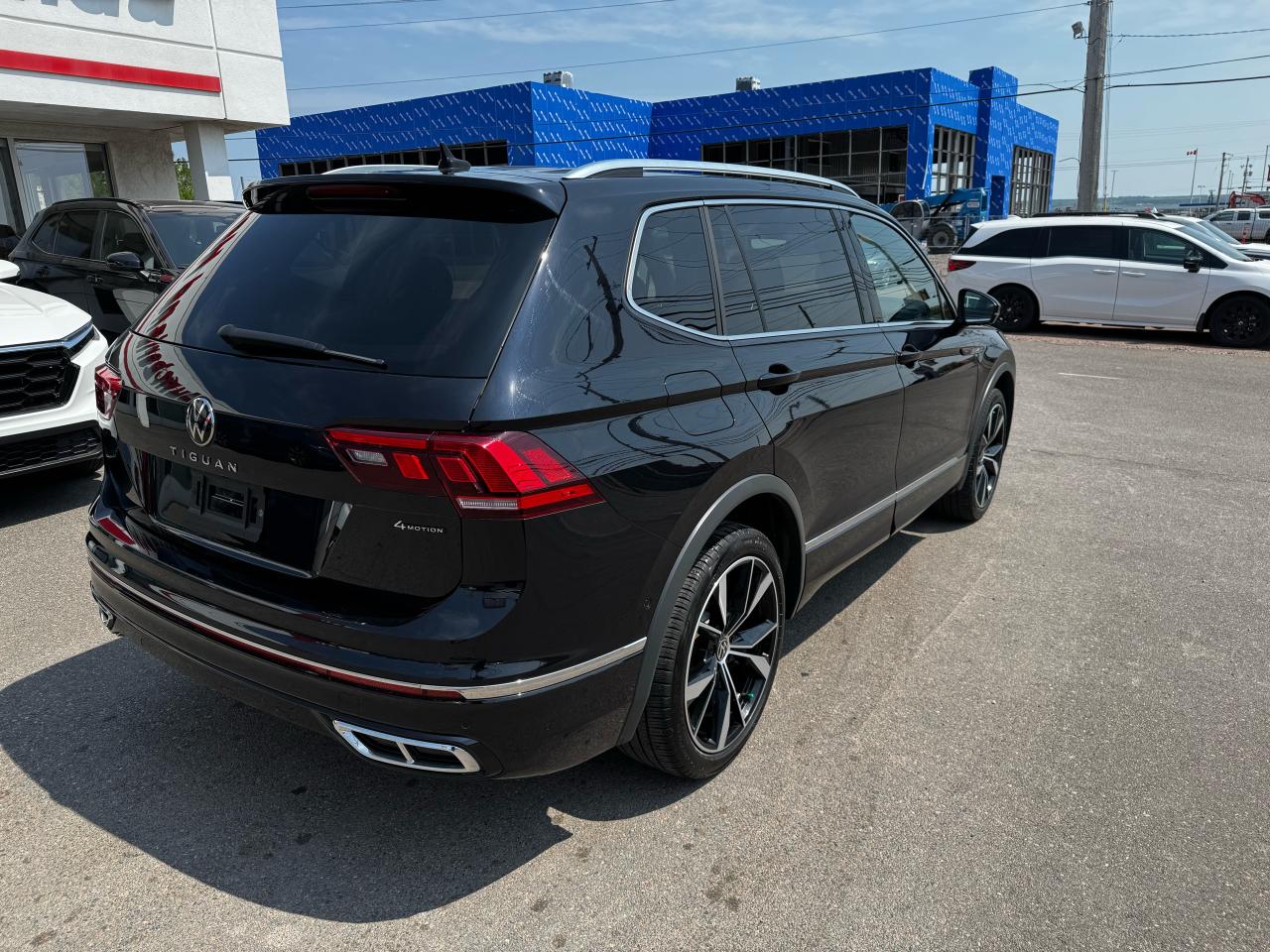 2022 Volkswagen Tiguan Highline R-line Photo