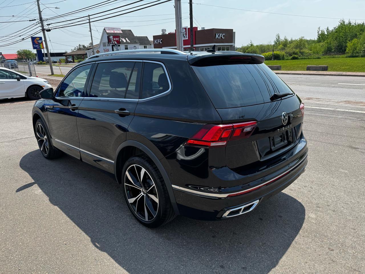 2022 Volkswagen Tiguan Highline R-line Photo