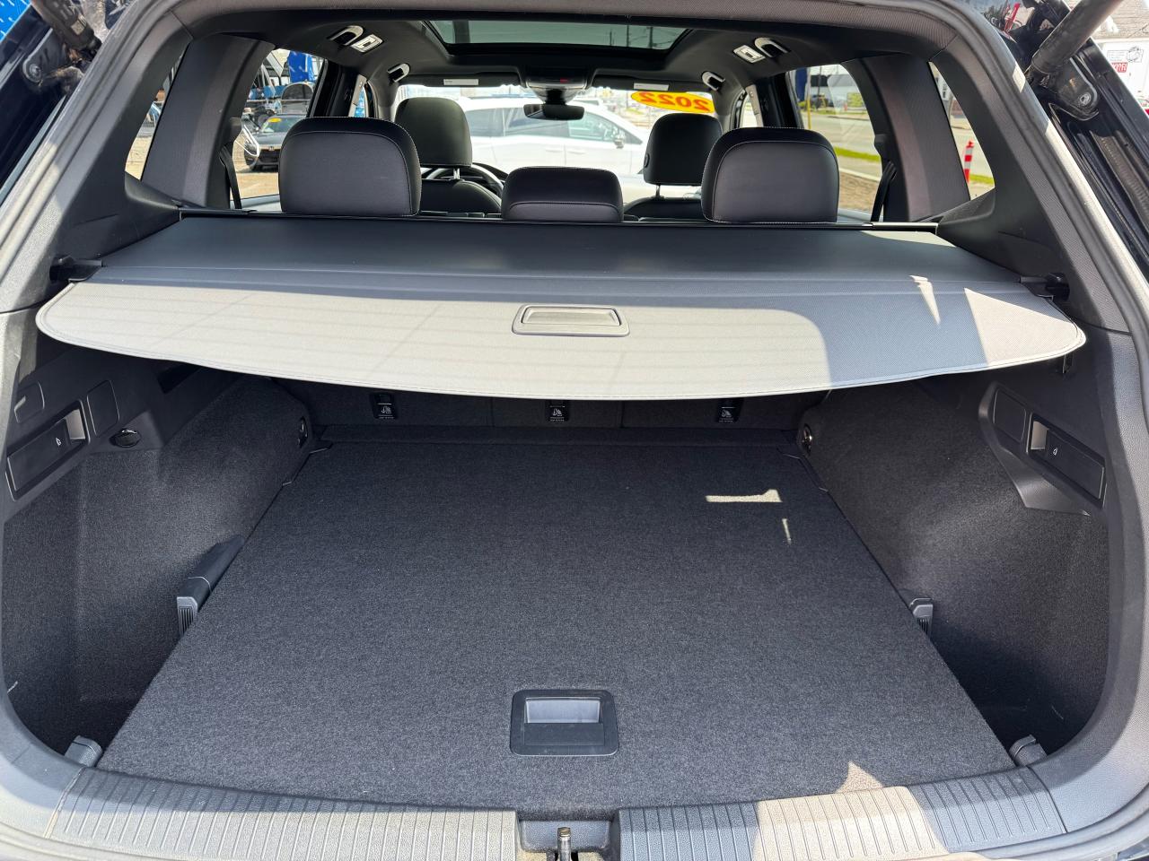 2022 Volkswagen Tiguan Highline R-line Photo