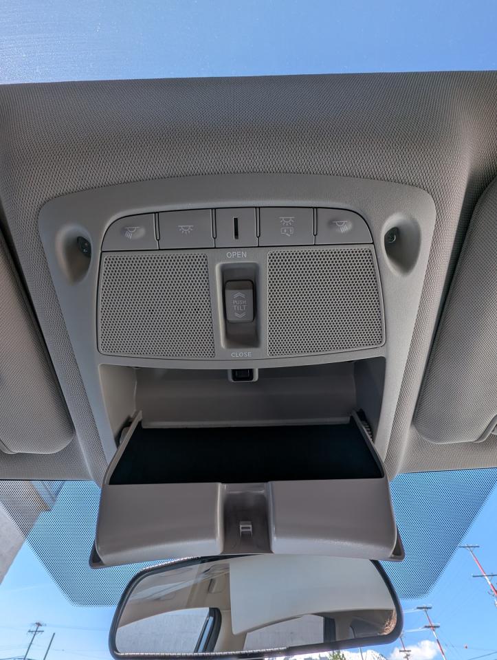 2015 Nissan Rogue SV Photo