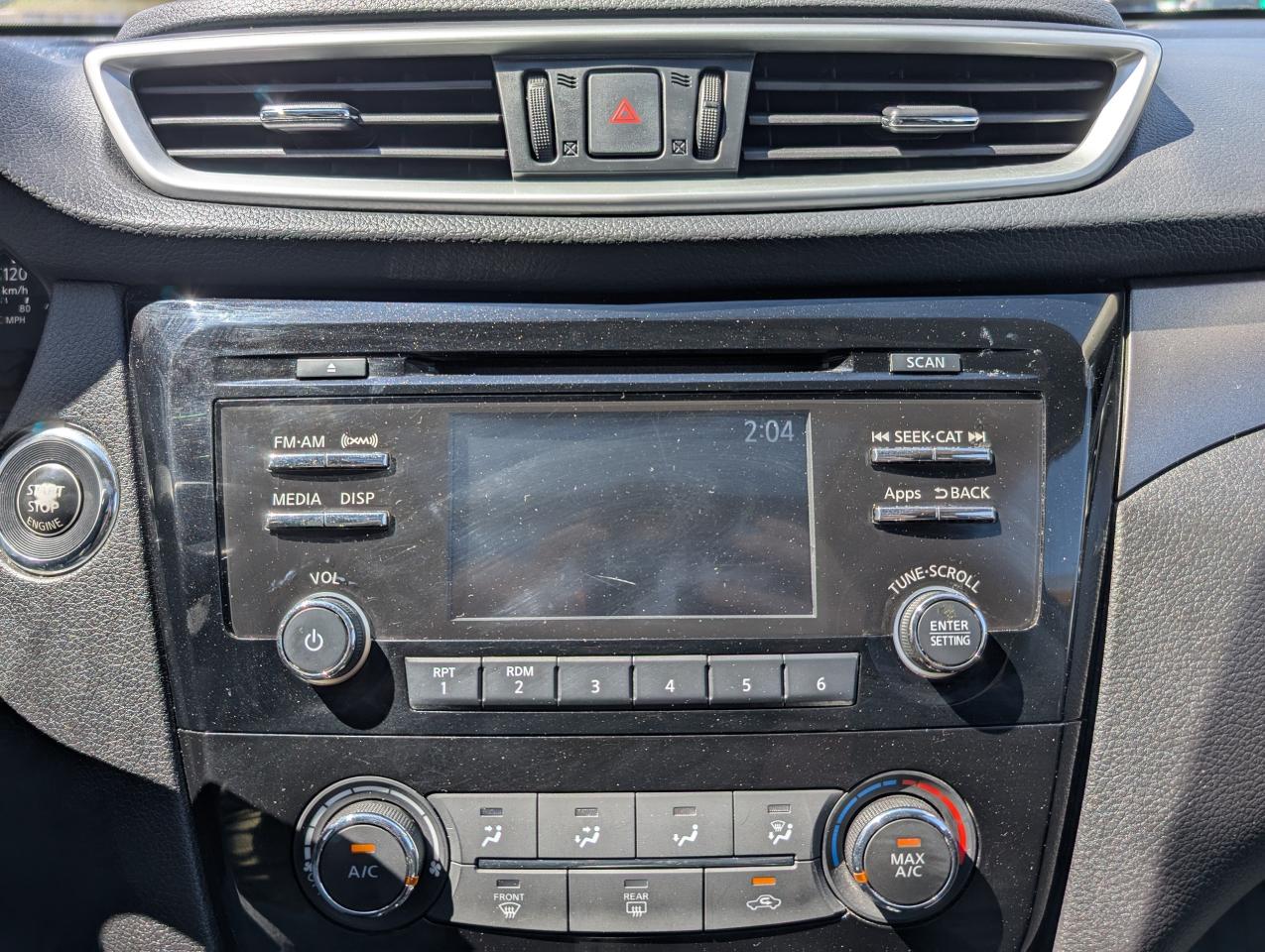 2015 Nissan Rogue SV Photo