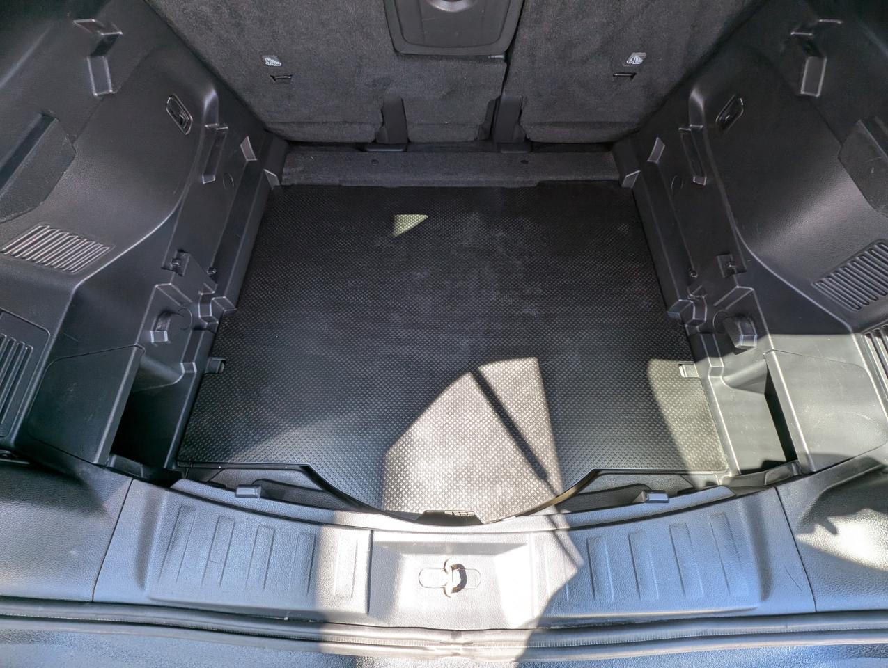 2015 Nissan Rogue SV Photo