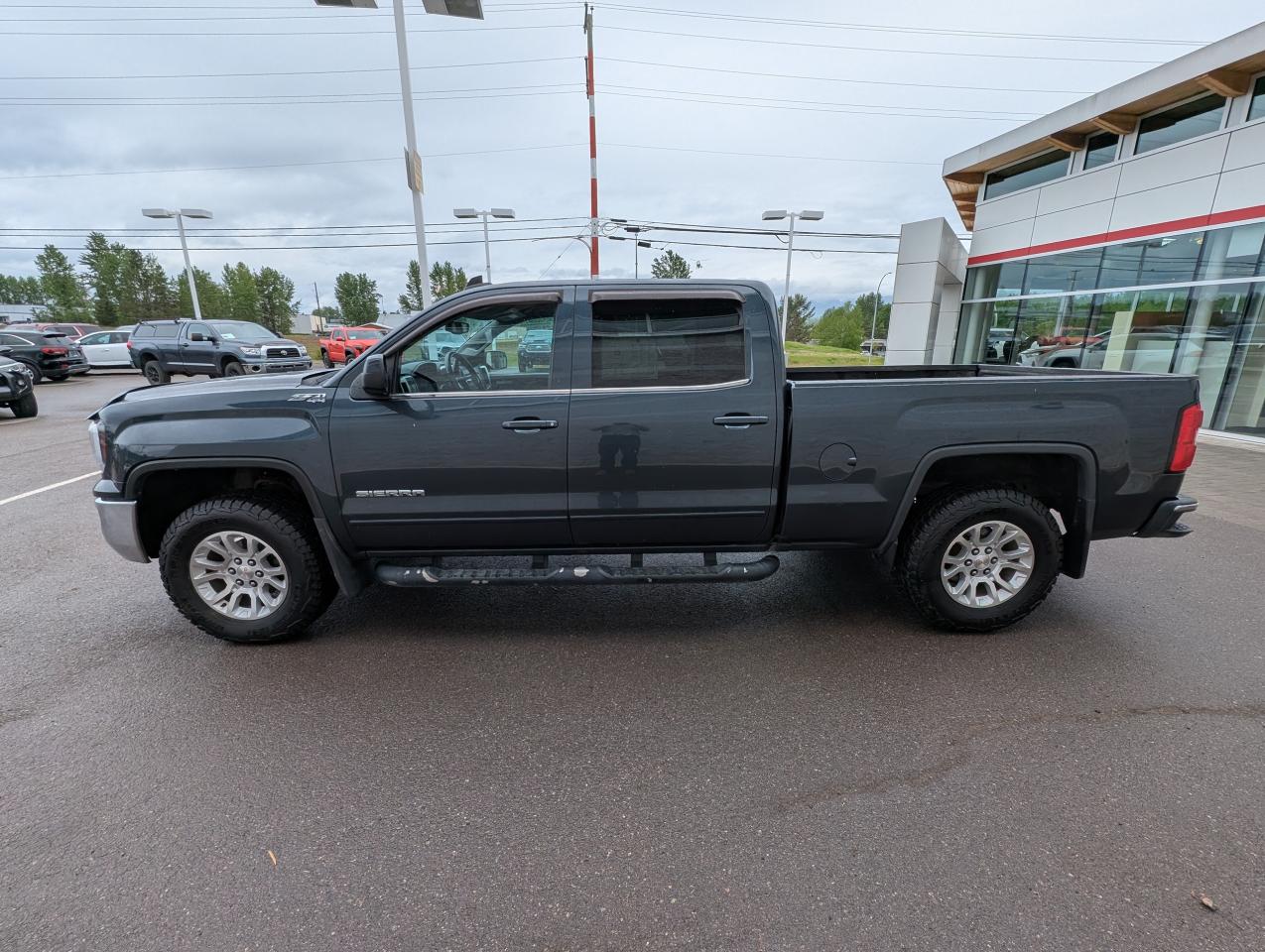 2018 GMC Sierra 1500 SLE Photo3