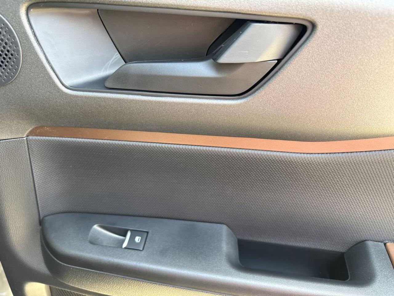 12604870
