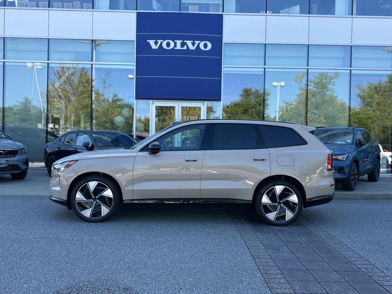 New 2025 Volvo EX90 Twin Motor Performance AWD 7-Seater Ultra for sale in Surrey, BC
