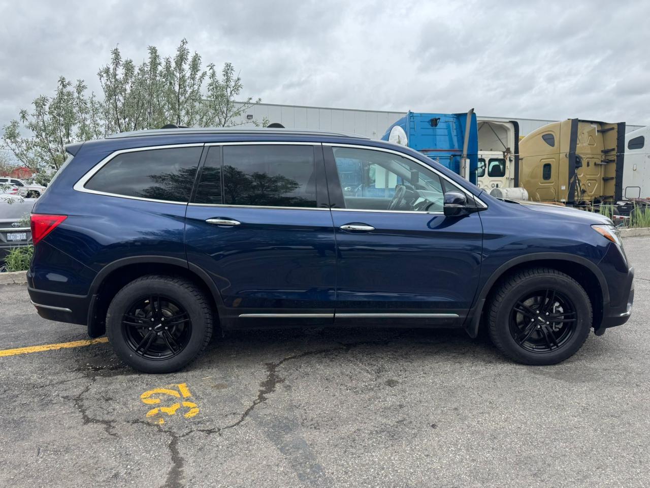 2021 Honda Pilot TOURING 8-PASSENGER - Photo #9