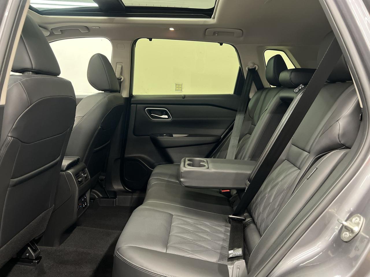 2024 Nissan Rogue PLATINUM AWD| LEATHER| PANO ROOF| ONLY 13,000KMS Photo