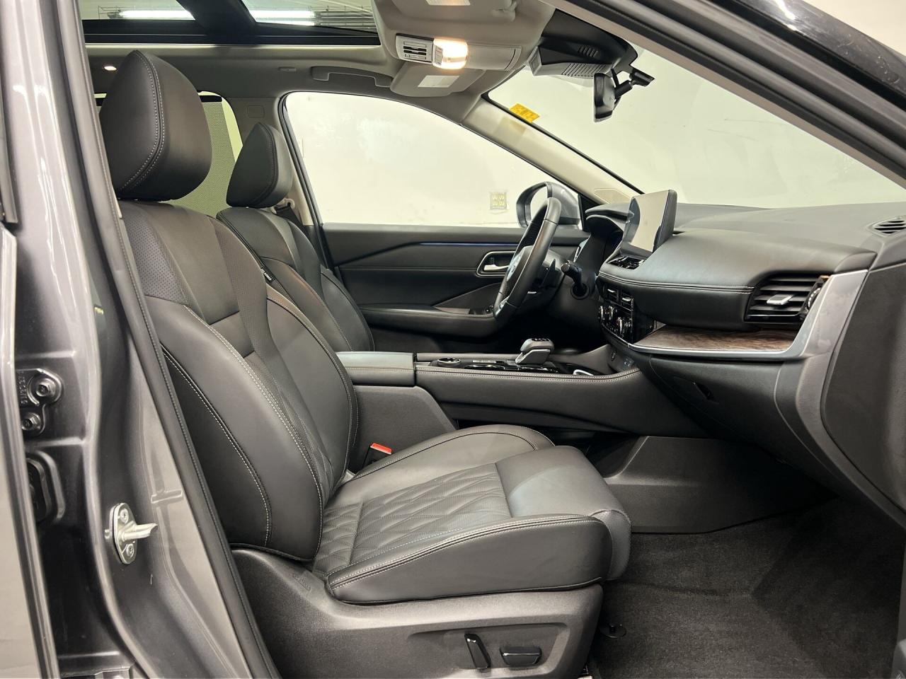 2024 Nissan Rogue PLATINUM AWD| LEATHER| PANO ROOF| ONLY 13,000KMS Photo