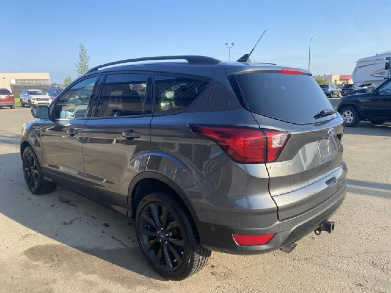 2019 Ford Escape Titanium 4WD - Photo #4